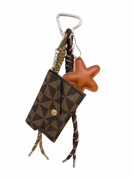 Card holder in brown
